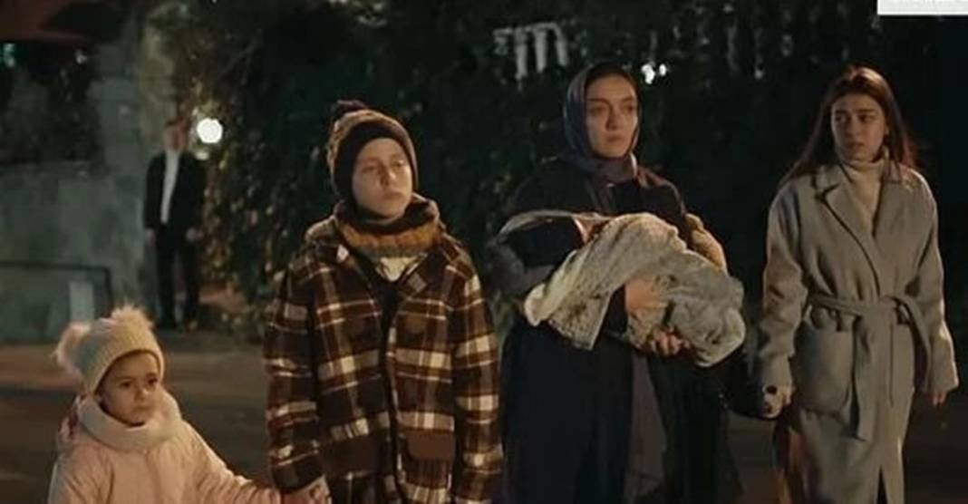 Merve Dizdar tesettüre girdi, sosyal medyada yorum yağdı: Maşallah çok yakışmış! 5